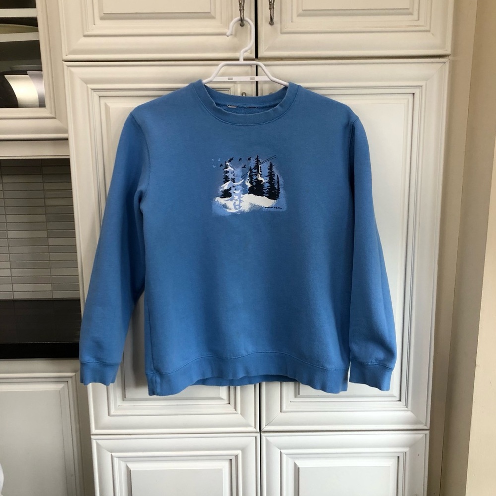 Northern Reflections women’s vintage ski scene sweatshirt